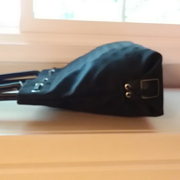 Dooney Black Shoulder Bag. With Matching Wristlet NEW ❤Excellent Condition - Picture 5 of 16